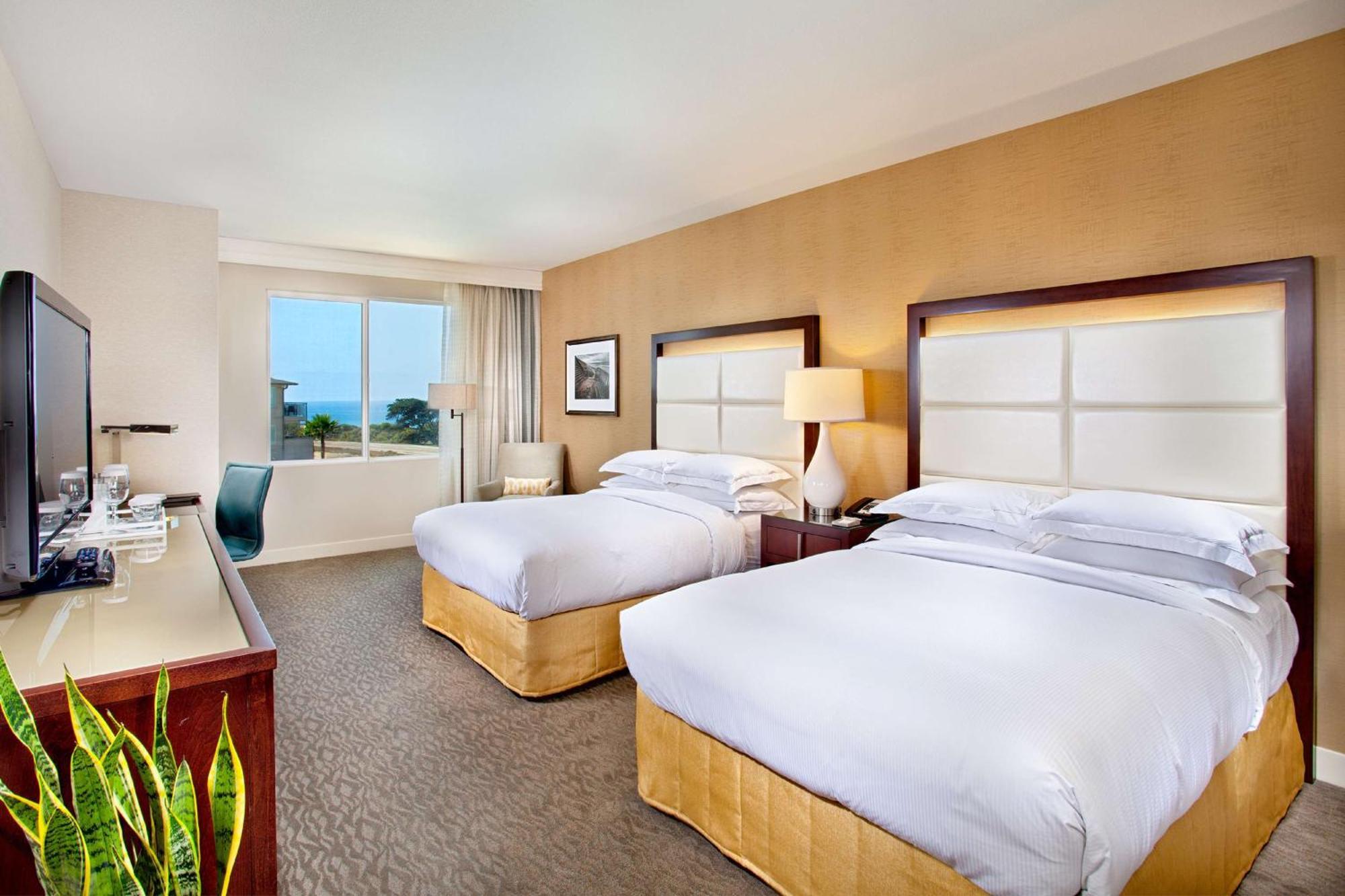 Cape Rey Carlsbad Beach, A Hilton Resort & Spa Exterior photo